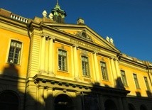 Organy ścigania zajmą się przyznającą literackiego Nobla Akademią Szwedzką