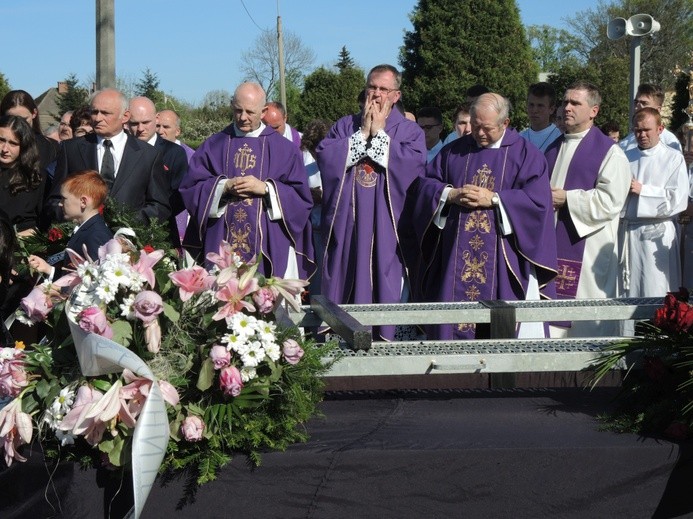 Pogrzeb śp. ks. prałata Józefa Śliża w Wapienicy