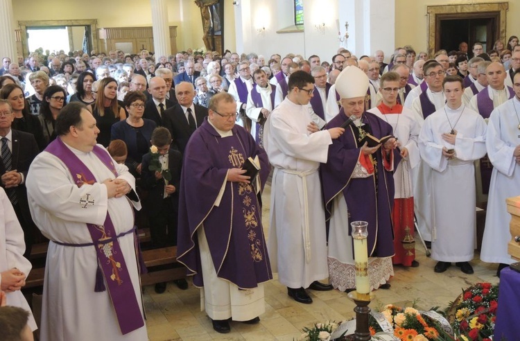 Pogrzeb śp. ks. prałata Józefa Śliża w Wapienicy