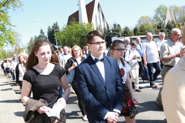 Inauguracja synodu. Nabożeństwo i procesja