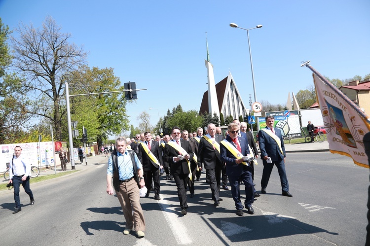 Inauguracja synodu. Nabożeństwo i procesja