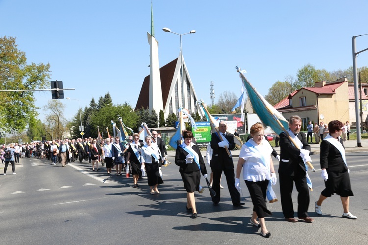 Inauguracja synodu. Nabożeństwo i procesja