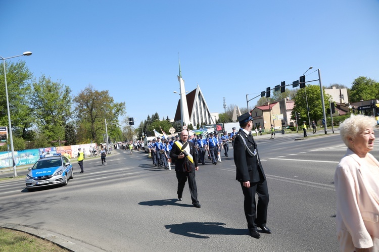 Inauguracja synodu. Nabożeństwo i procesja