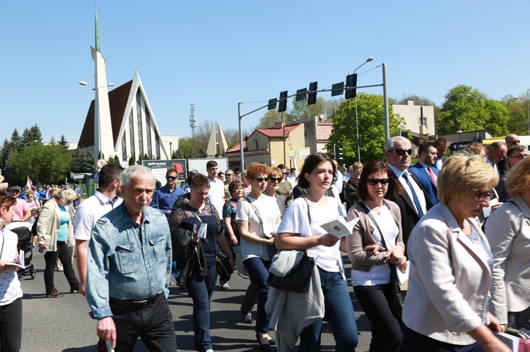 Inauguracja synodu. Nabożeństwo i procesja