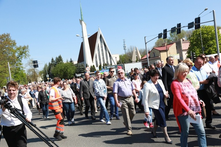 Inauguracja synodu. Nabożeństwo i procesja