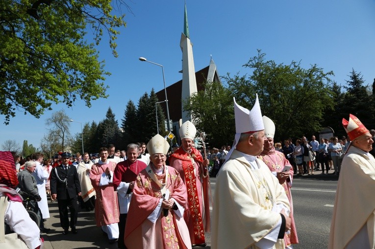 Inauguracja synodu. Nabożeństwo i procesja
