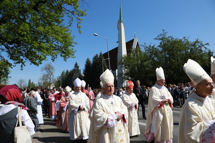 Inauguracja synodu. Nabożeństwo i procesja