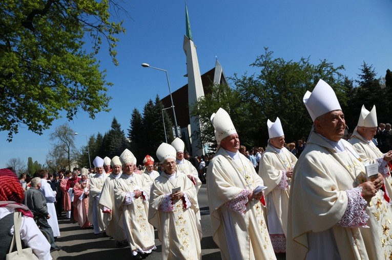 Inauguracja synodu. Nabożeństwo i procesja