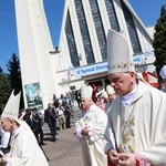 Inauguracja synodu. Nabożeństwo i procesja