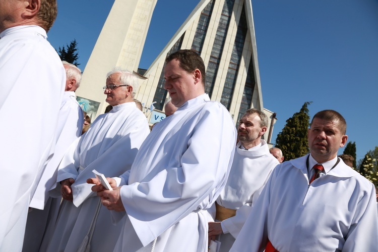 Inauguracja synodu. Nabożeństwo i procesja