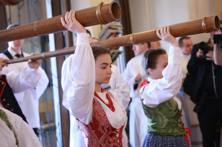 Inauguracja synodu. Nabożeństwo i procesja