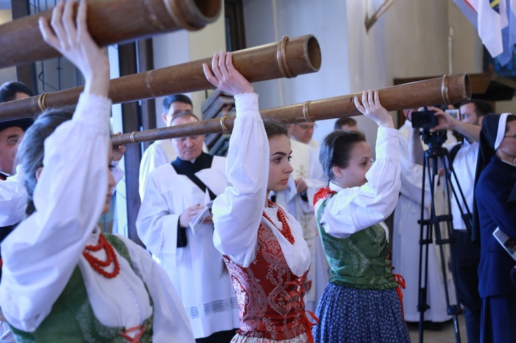 Inauguracja synodu. Nabożeństwo i procesja