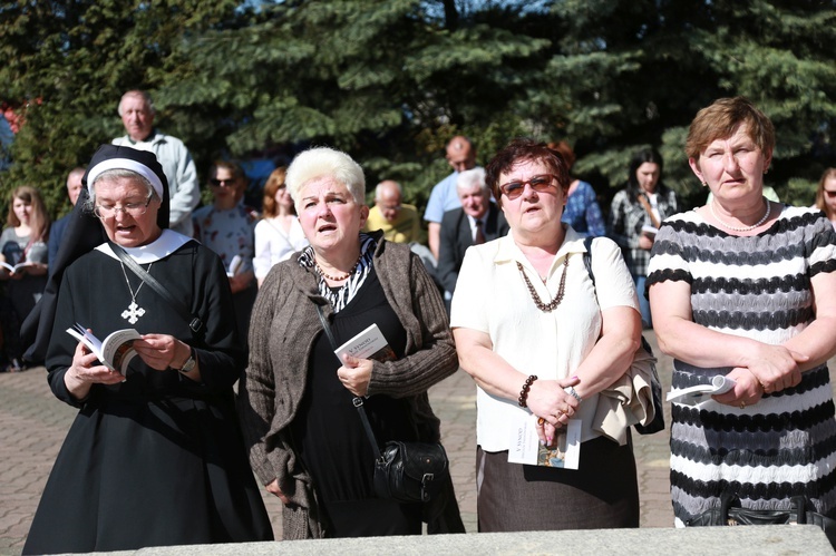 Inauguracja synodu. Nabożeństwo i procesja