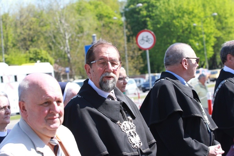Inauguracja synodu. Nabożeństwo i procesja