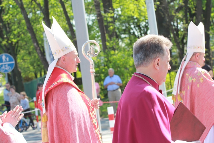 Inauguracja synodu. Nabożeństwo i procesja