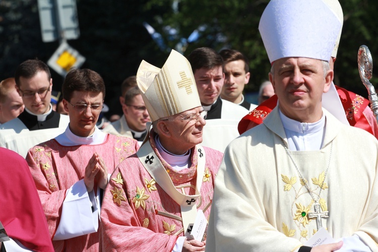 Inauguracja synodu. Nabożeństwo i procesja