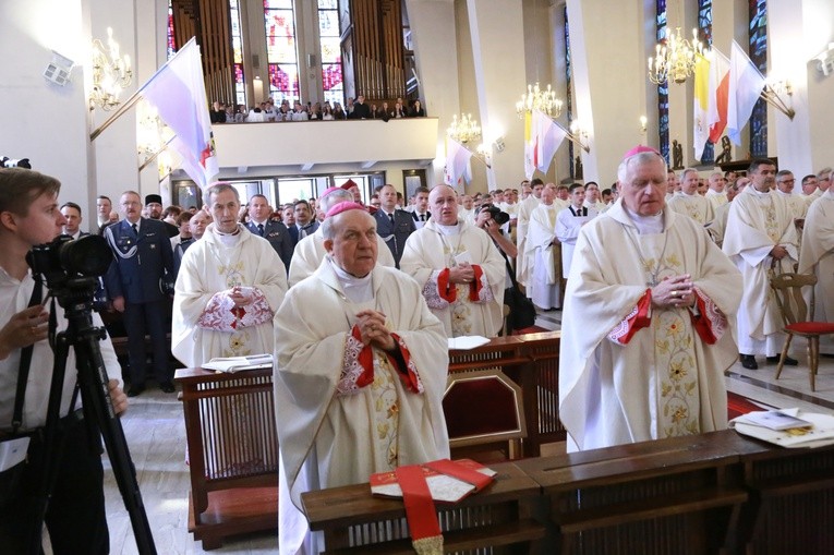 Inauguracja synodu. Nabożeństwo i procesja