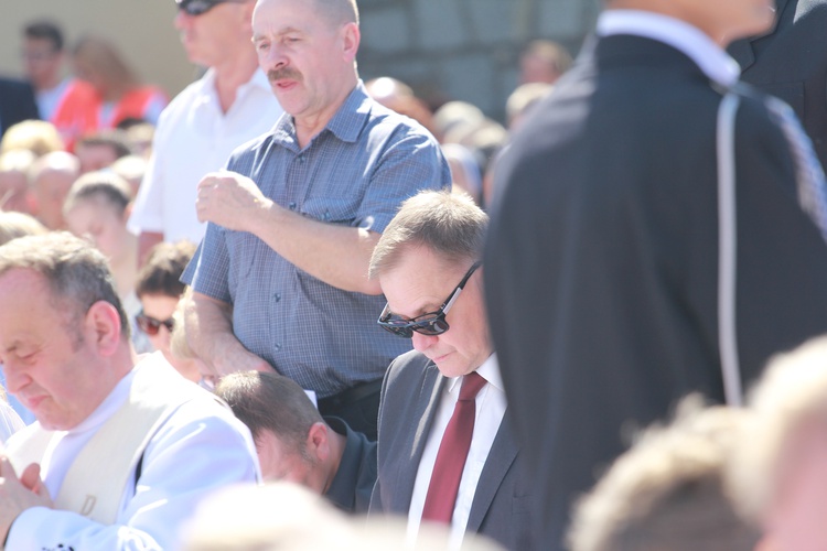 Inauguracja synodu. Nabożeństwo i procesja