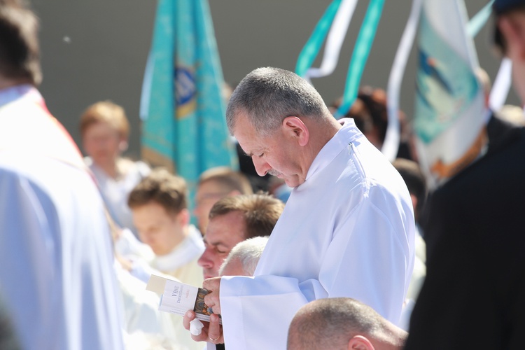 Inauguracja synodu. Nabożeństwo i procesja