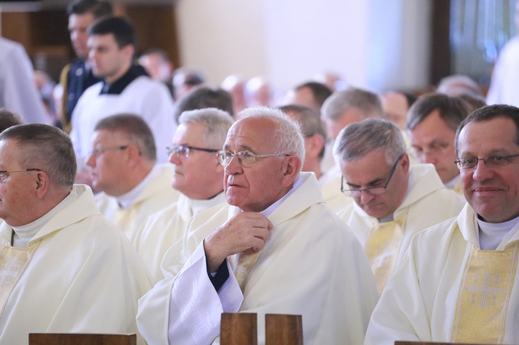 Inauguracja synodu. Nabożeństwo i procesja