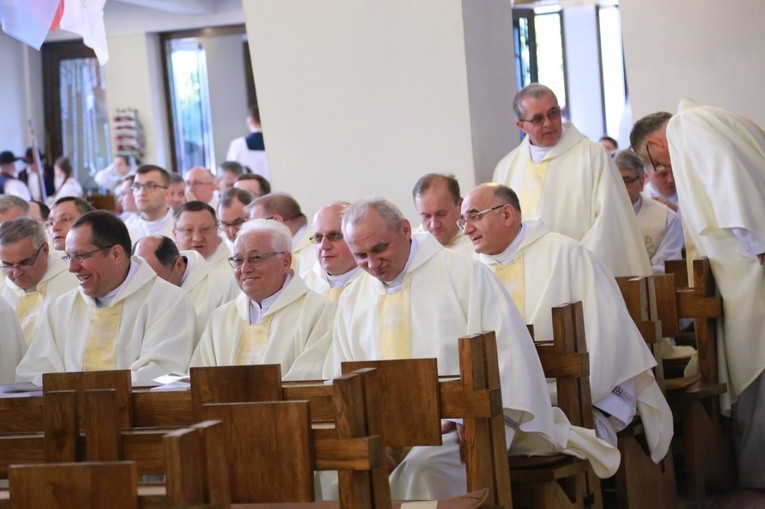 Inauguracja synodu. Nabożeństwo i procesja