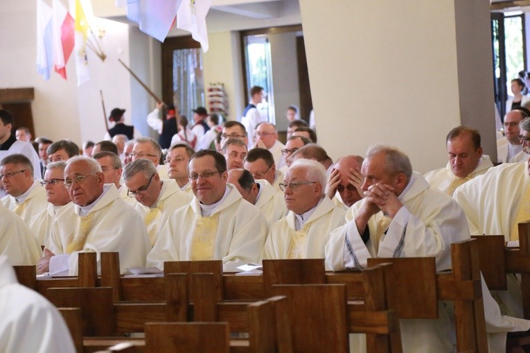 Inauguracja synodu. Nabożeństwo i procesja