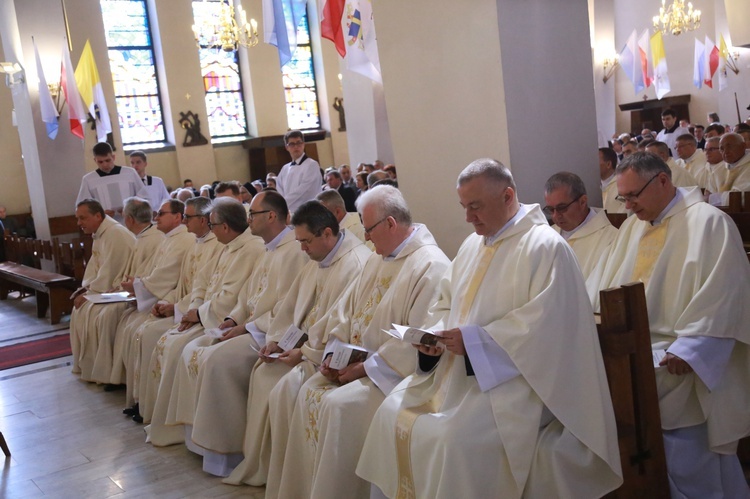 Inauguracja synodu. Nabożeństwo i procesja