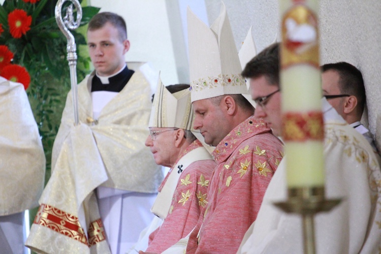 Inauguracja synodu. Nabożeństwo i procesja