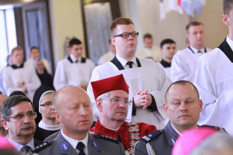 Inauguracja synodu. Nabożeństwo i procesja