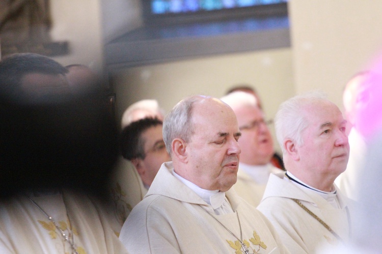 Inauguracja synodu. Nabożeństwo i procesja