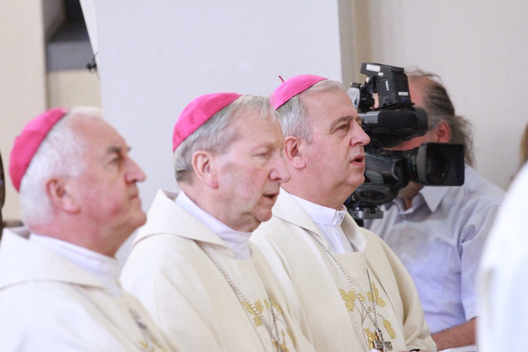 Inauguracja synodu. Nabożeństwo i procesja