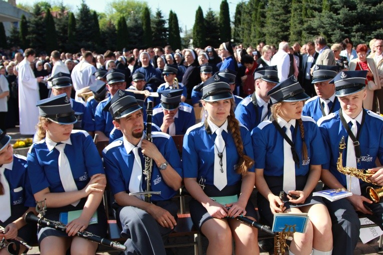 Inauguracja synodu. Nabożeństwo i procesja