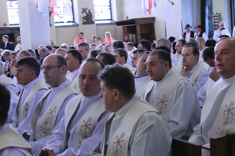 Inauguracja synodu. Nabożeństwo i procesja