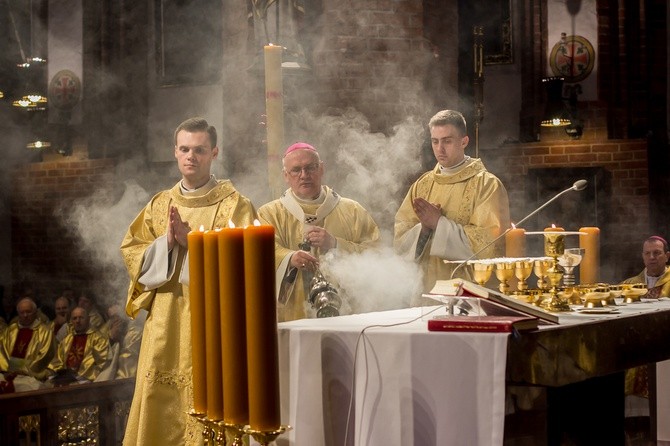 Święcenia bp. Janusza Ostrowskiego w Olsztynie