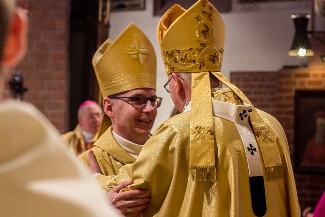 Święcenia bp. Janusza Ostrowskiego w Olsztynie