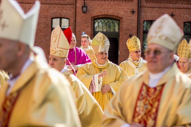 Święcenia bp. Janusza Ostrowskiego w Olsztynie