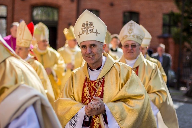 Święcenia bp. Janusza Ostrowskiego w Olsztynie