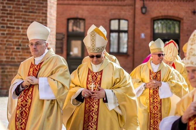 Święcenia bp. Janusza Ostrowskiego w Olsztynie