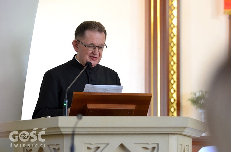 On tu jest - Szkoła Adoracji Najświętszego Sakramentu