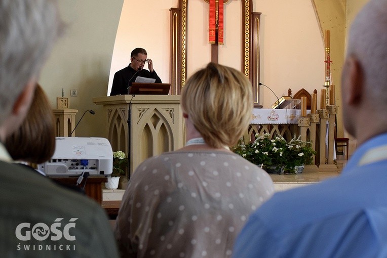 On tu jest - Szkoła Adoracji Najświętszego Sakramentu