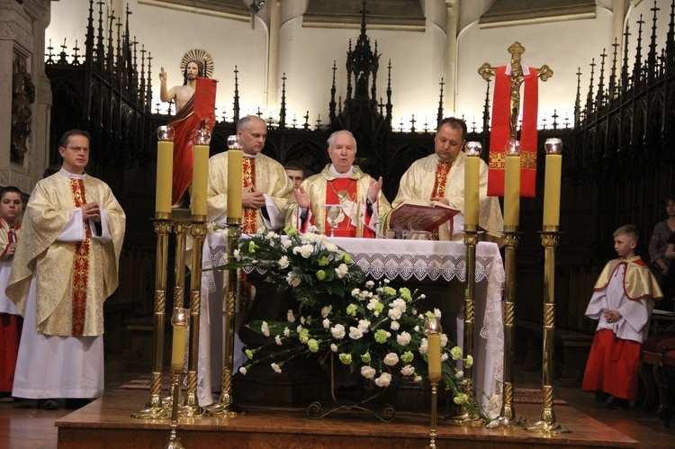 Inauguracja wieczystej adoracji w tarnowskiej katedrze