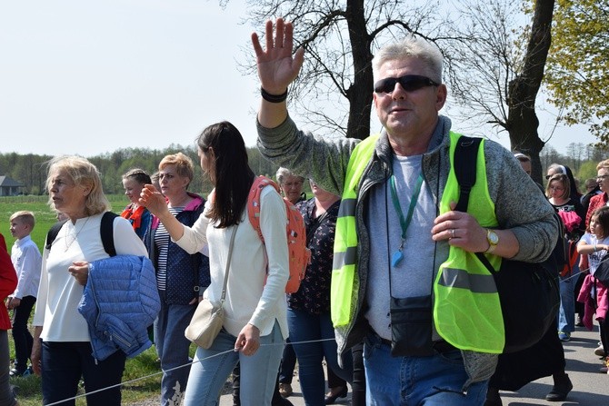 Pielgrzymka ze Roszkowej Woli do Żdar