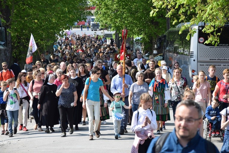 Pielgrzymka ze Roszkowej Woli do Żdar