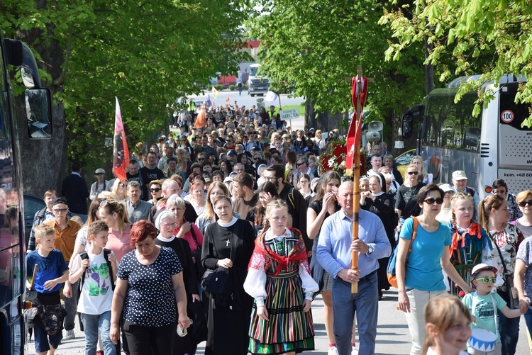 Pielgrzymka ze Roszkowej Woli do Żdar