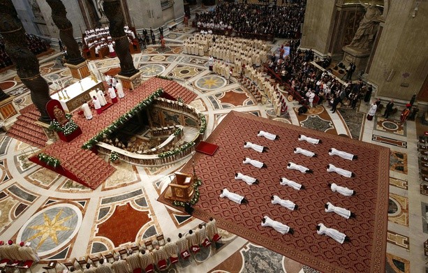 Papież wyświęcił 16 księży z całego świata