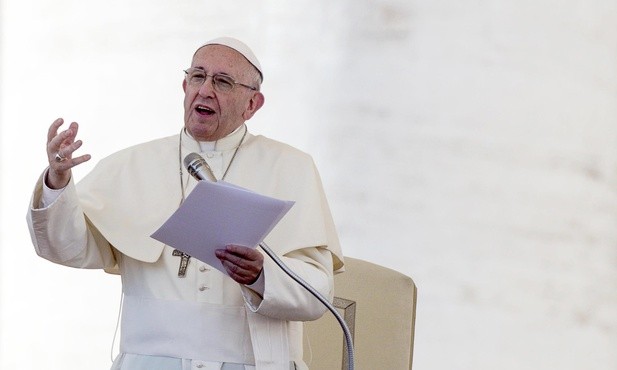 Franciszek: rozwijajmy więź z Chrystusem zmartwychwstałym