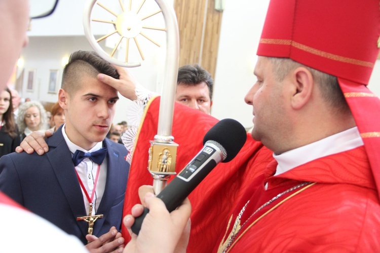 Bierzmowanie w Łękach Górnych