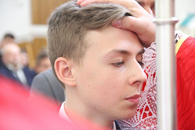 Bierzmowanie w Łękach Górnych