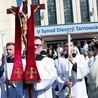 	Procesja wyruszyła z kościoła  pw. MB Fatimskiej  do tarnowskiej katedry.