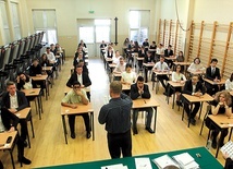 Trwa wygaszanie gimnazjów. Ostatni w starym systemie taki egzamin odbędzie się za rok.